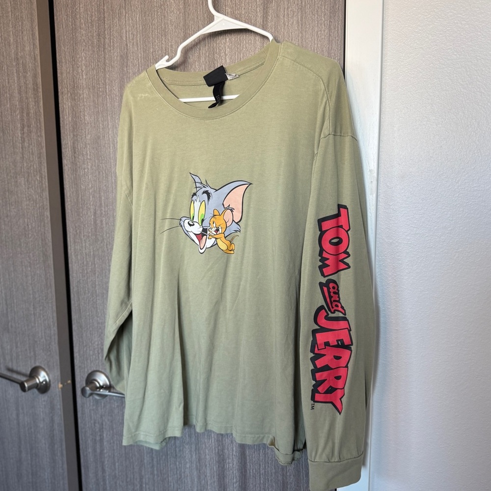 H&M Green Tom and Jerry Men’s Long Sleeve Shirt